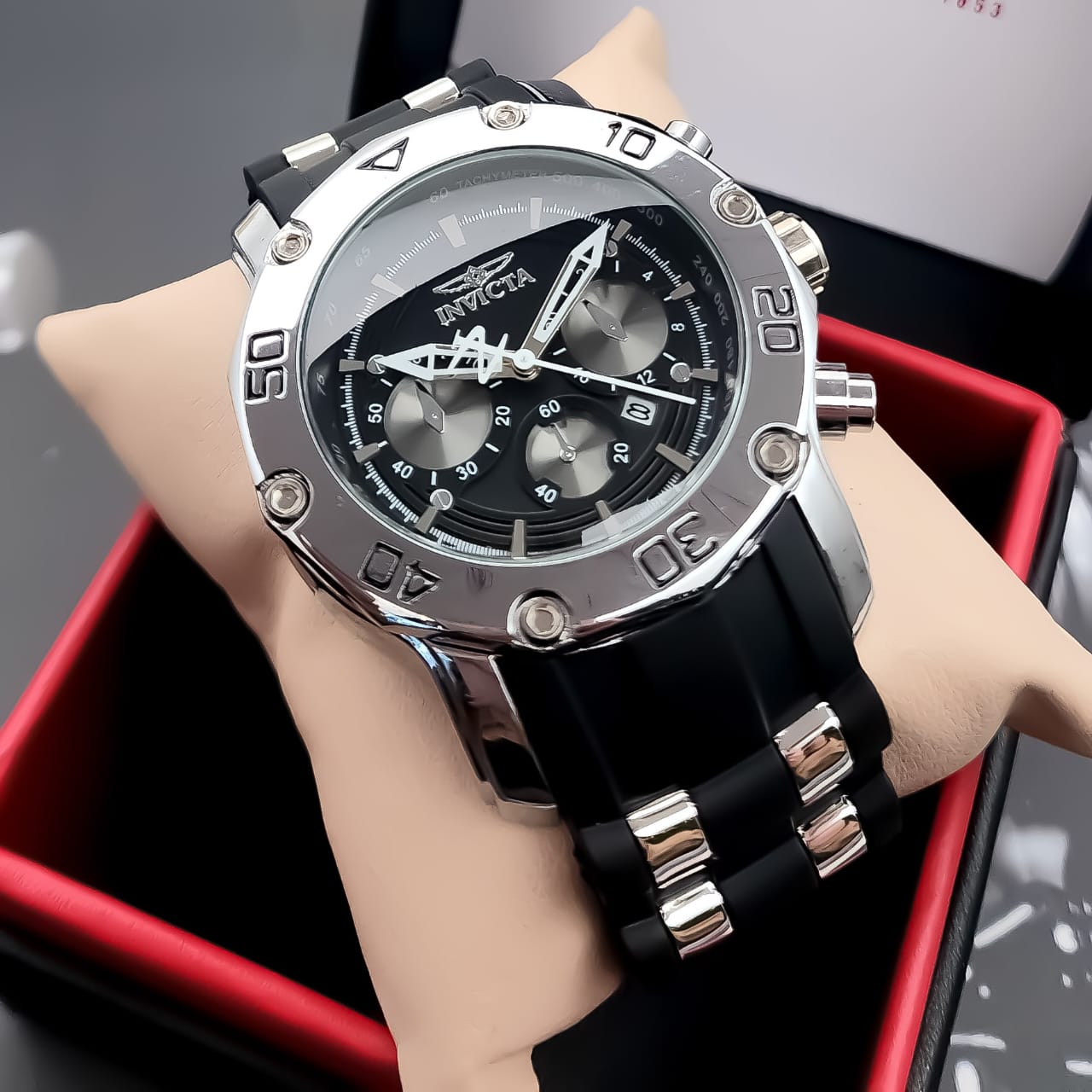 Reloj invicta modelo online 28753