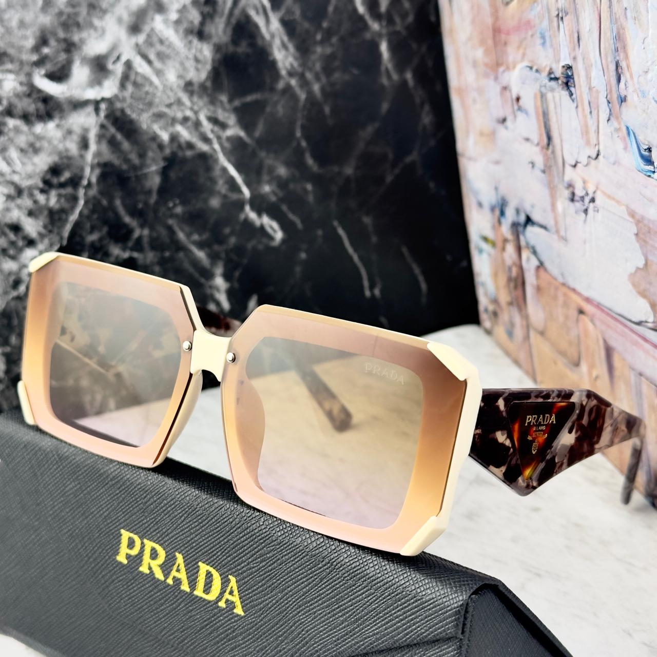 Prada PDH8